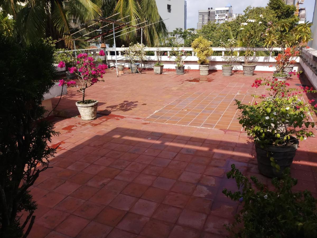 Elegance Oasis, Colombo 3酒店 外观 照片