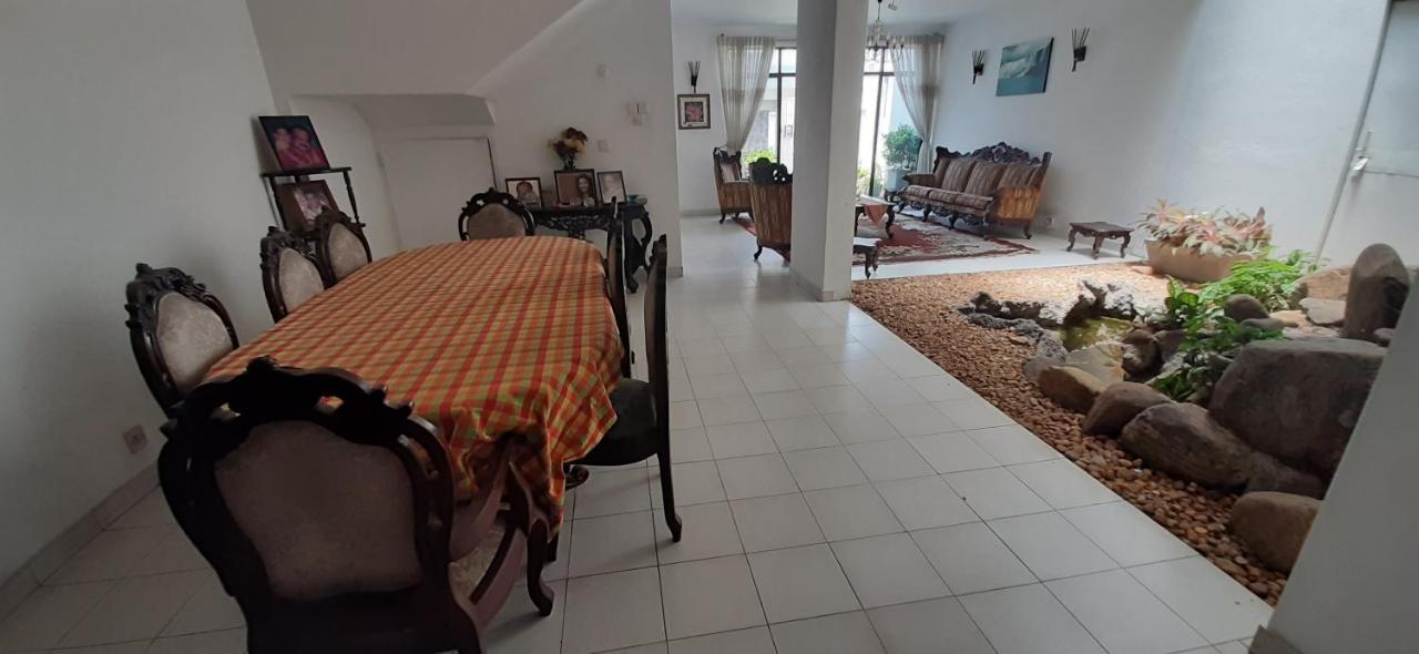Elegance Oasis, Colombo 3酒店 外观 照片