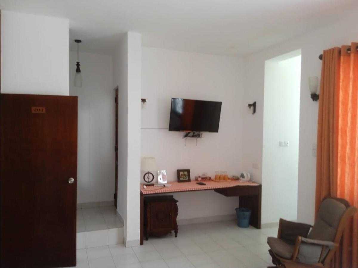 Elegance Oasis, Colombo 3酒店 外观 照片