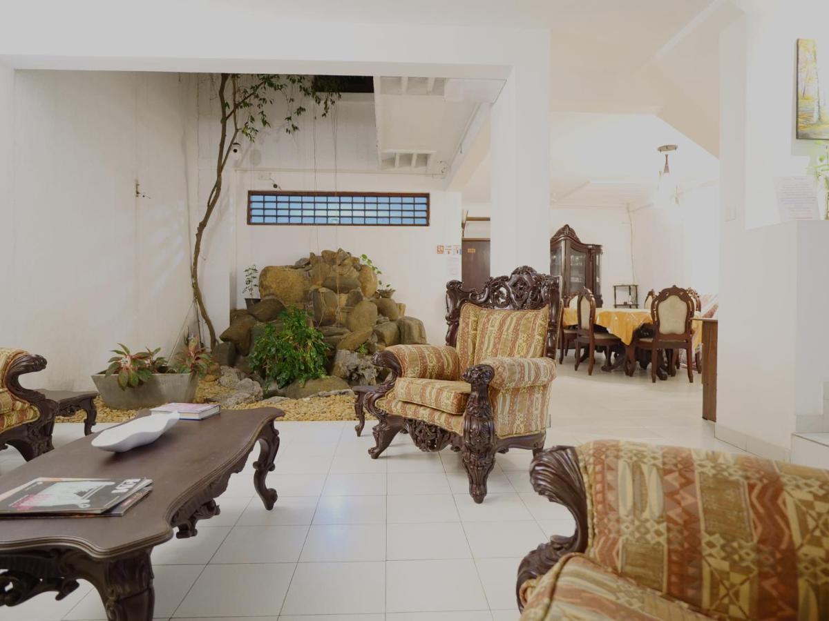 Elegance Oasis, Colombo 3酒店 外观 照片